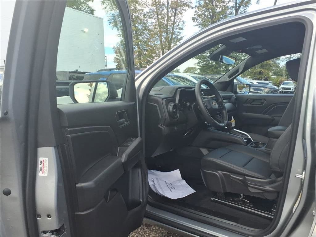 2025 Chevrolet Colorado WT/LT