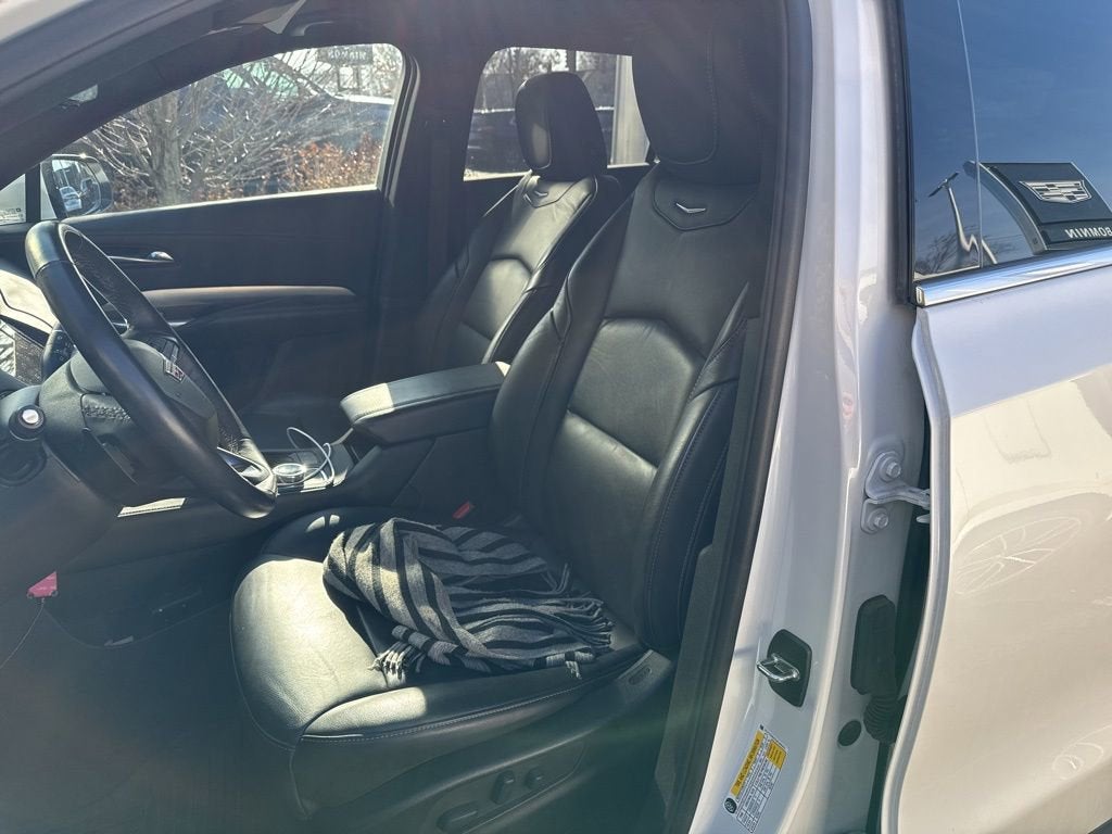 2022 Cadillac XT4 Premium Luxury