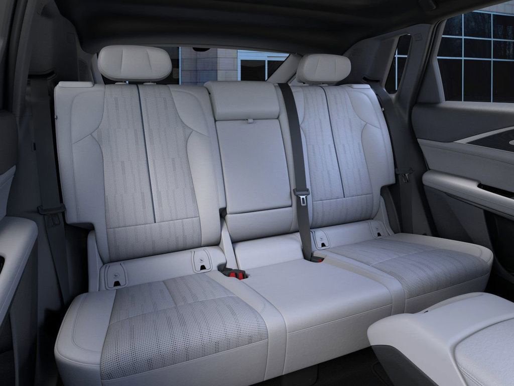 2025 Cadillac LYRIQ Luxury 2