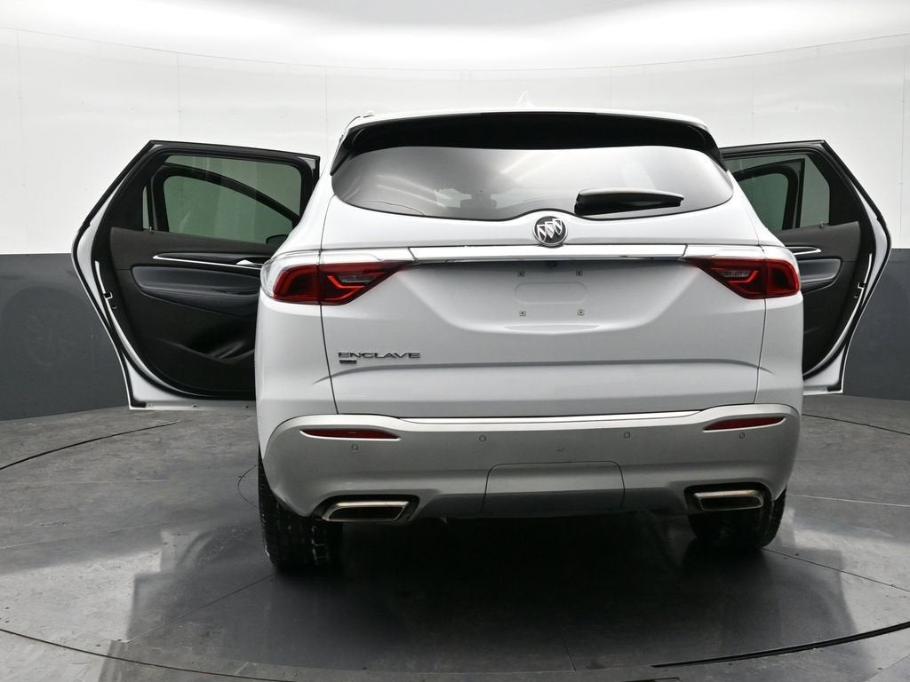 2022 Buick Enclave Essence