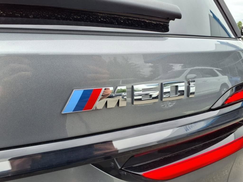 2024 BMW X7 M60i