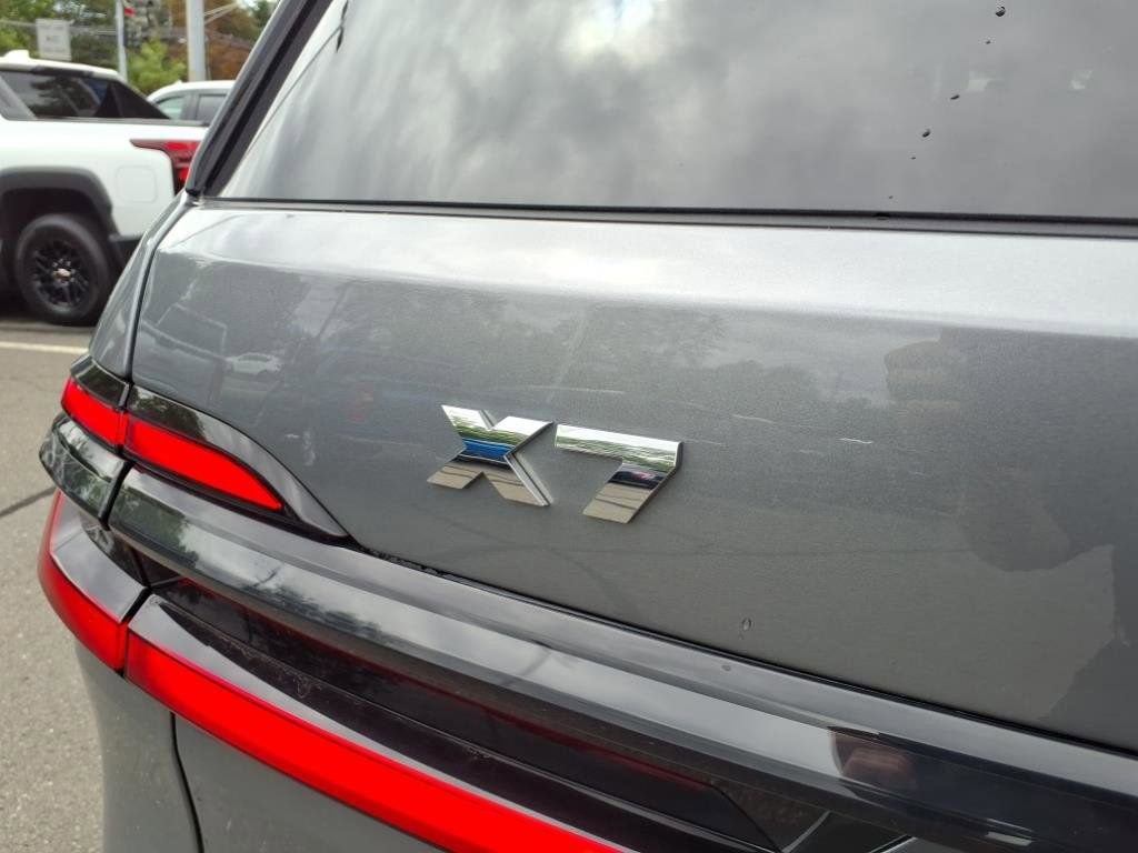 2024 BMW X7 M60i