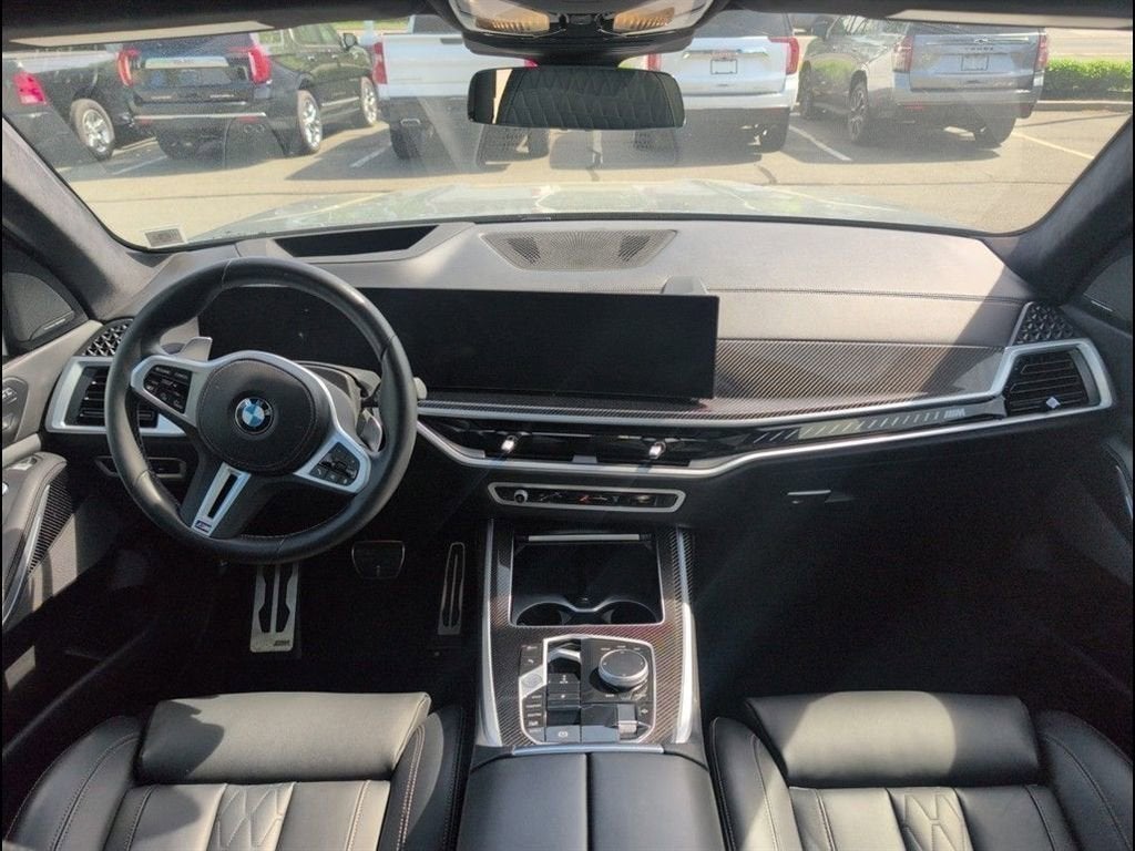 2024 BMW X7 M60i