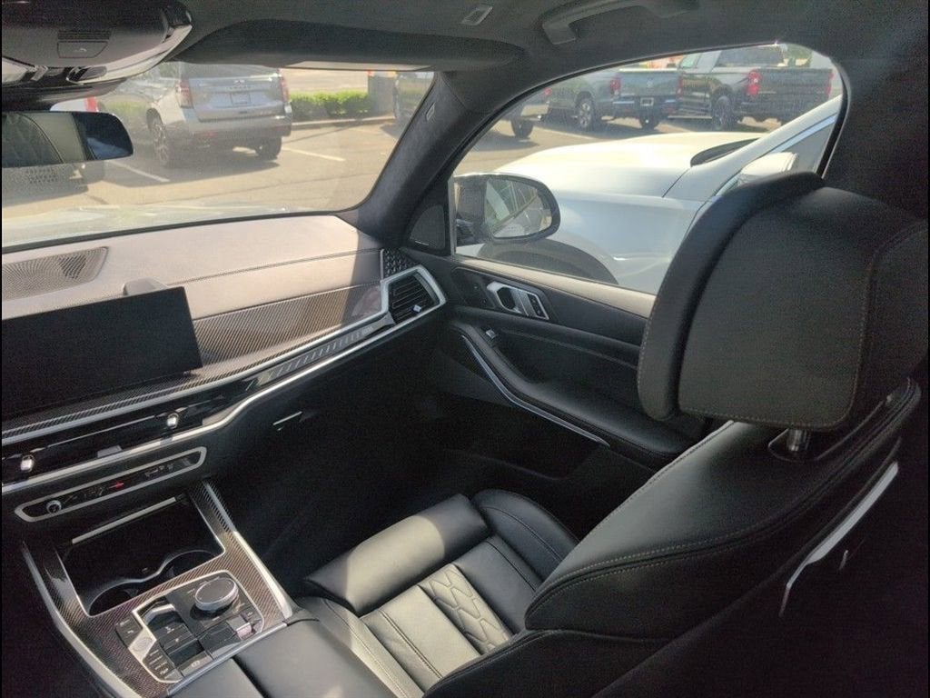 2024 BMW X7 M60i