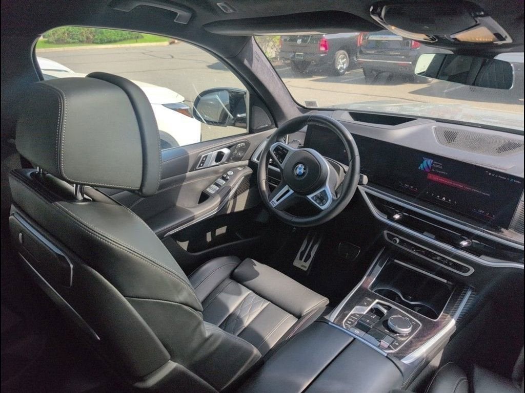 2024 BMW X7 M60i