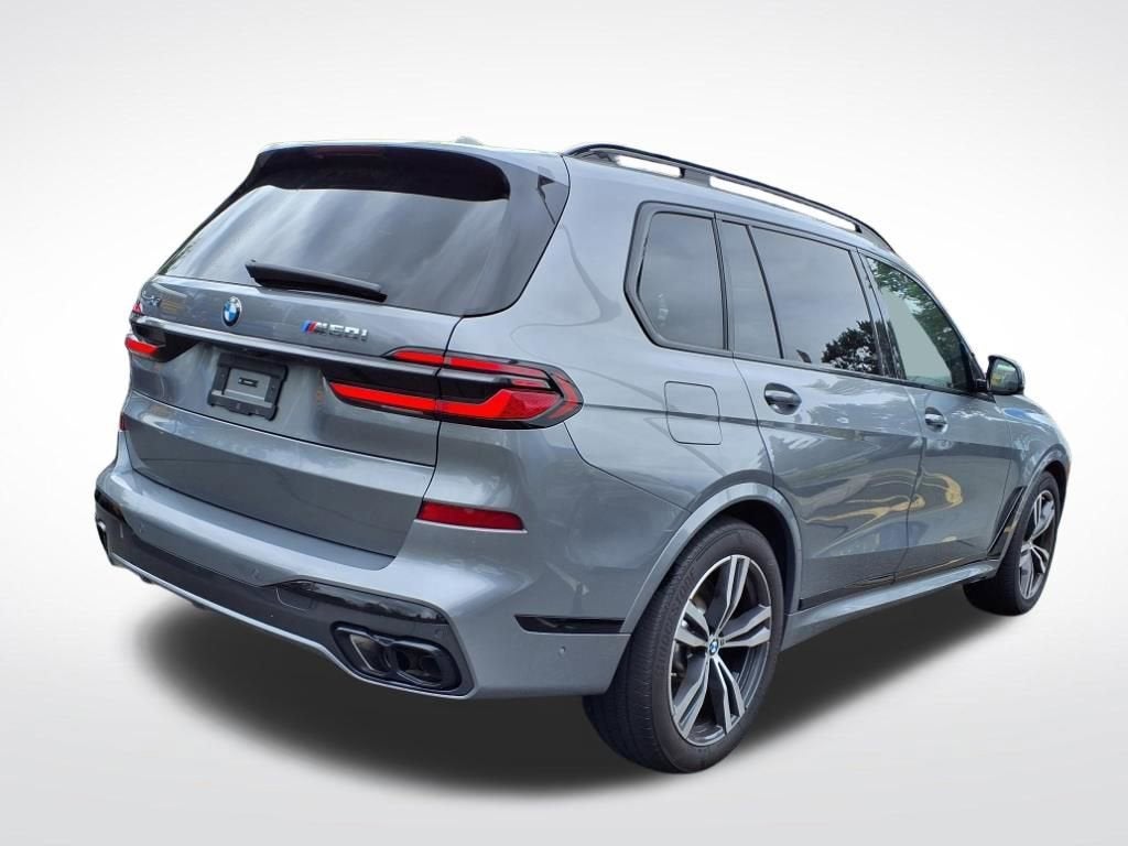 2024 BMW X7 M60i