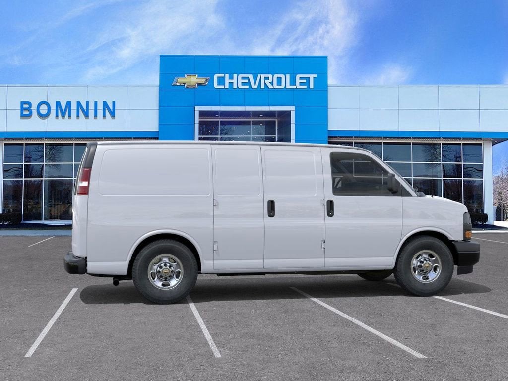 2025 Chevrolet Express Cargo WT