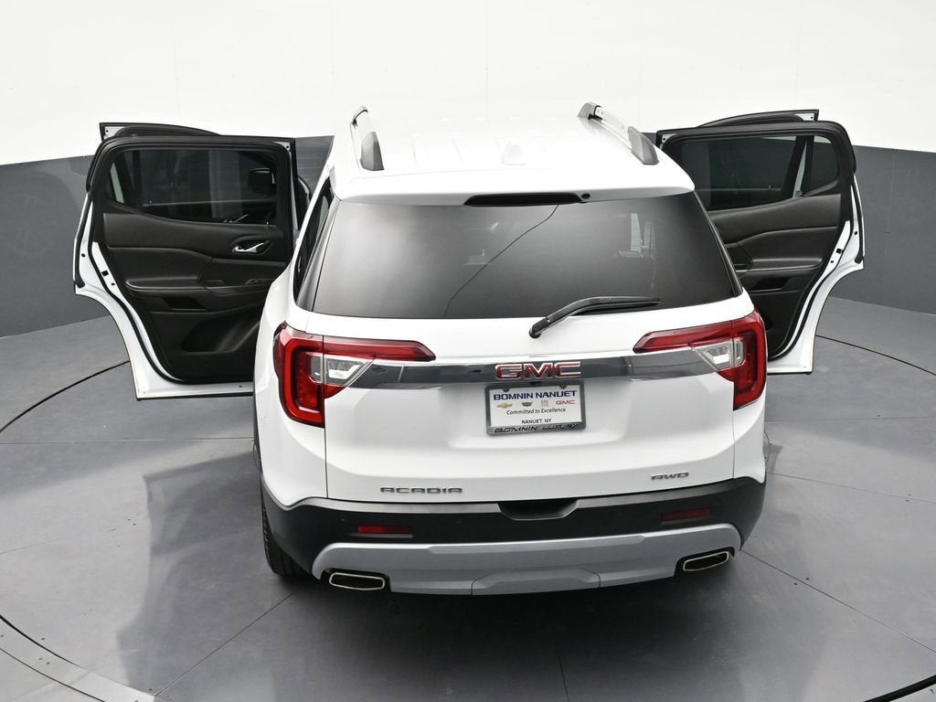 2022 GMC Acadia SLT