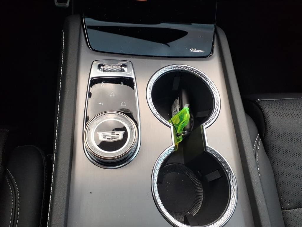 2026 Cadillac VISTIQ Sport