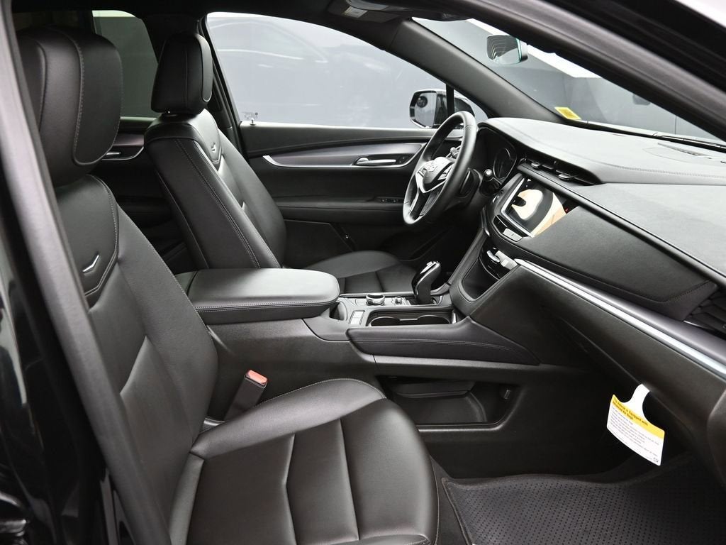 2025 Cadillac XT5 Luxury