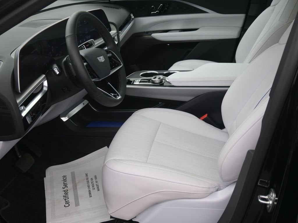 2025 Cadillac LYRIQ Luxury 1