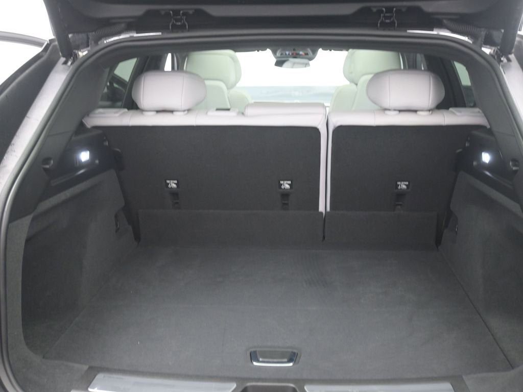 2025 Cadillac LYRIQ Luxury 1