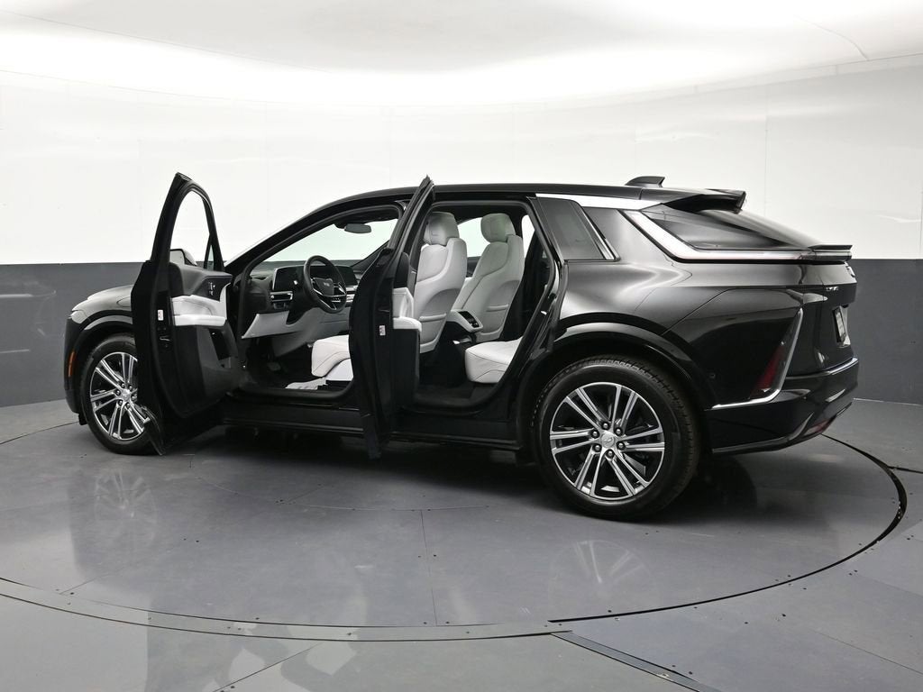 2025 Cadillac LYRIQ Luxury 1