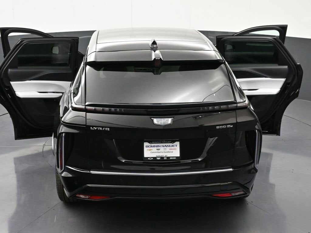 2025 Cadillac LYRIQ Luxury 1