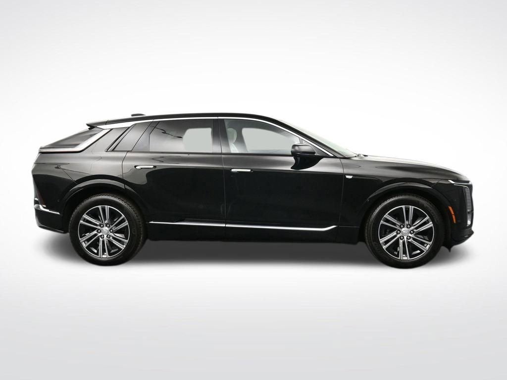 2025 Cadillac LYRIQ Luxury 1