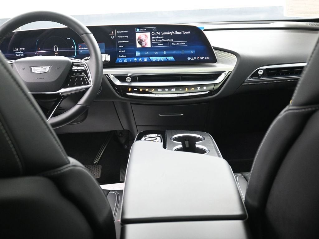 2025 Cadillac LYRIQ Luxury 1