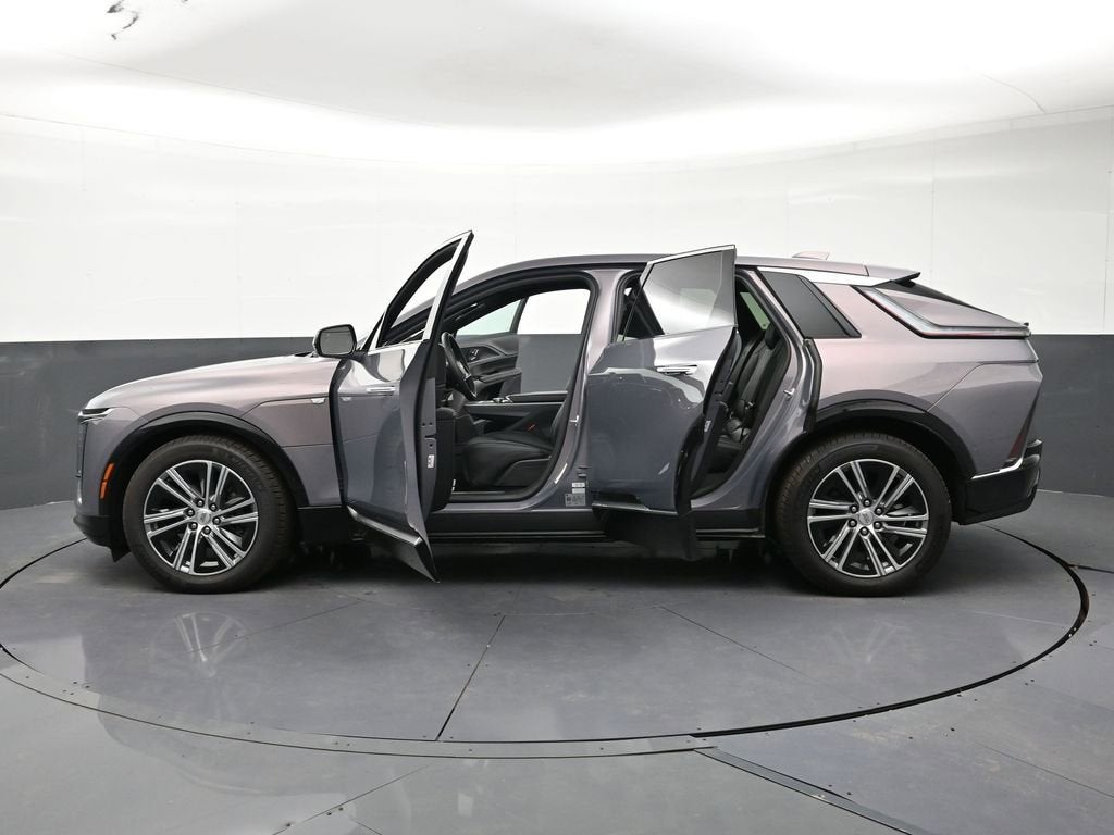 2025 Cadillac LYRIQ Luxury 1