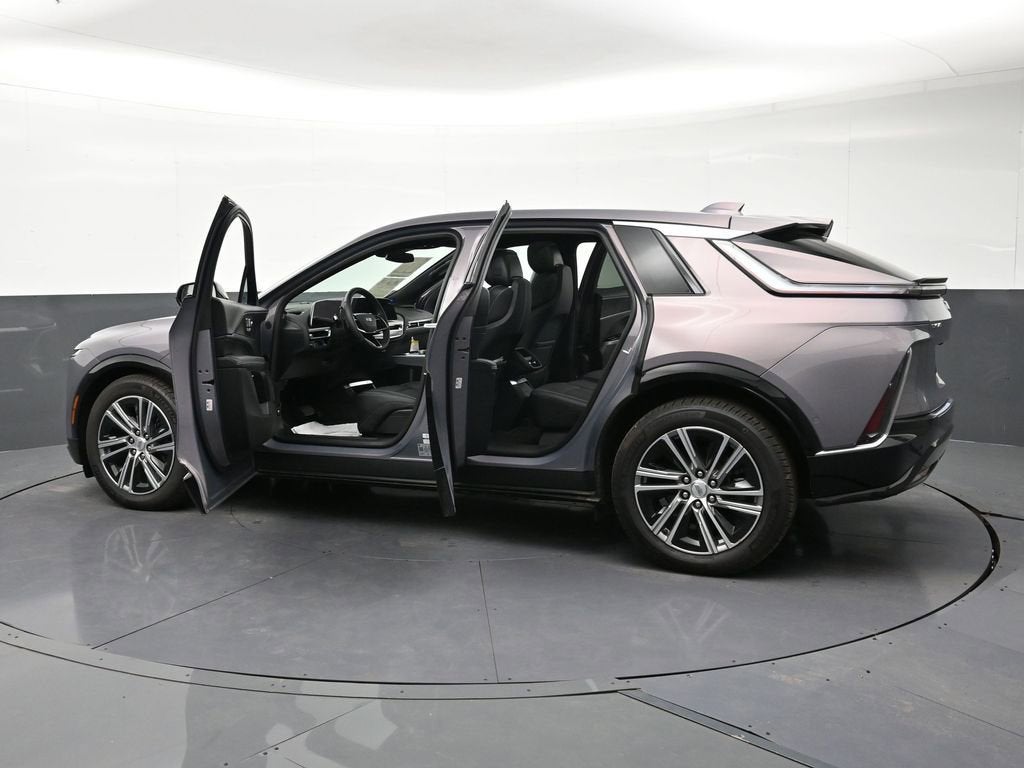 2025 Cadillac LYRIQ Luxury 1