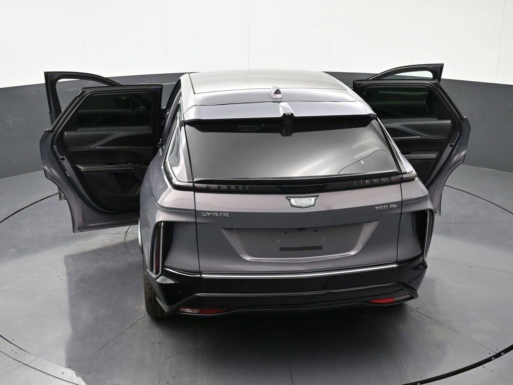 2025 Cadillac LYRIQ Luxury 1