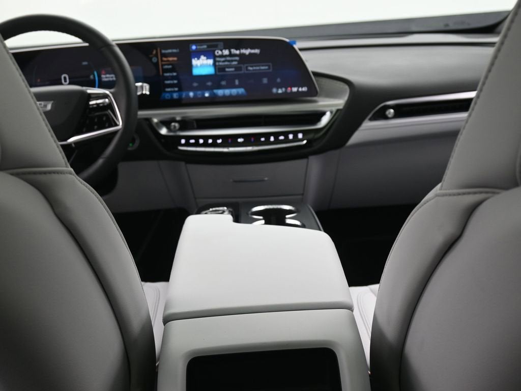 2025 Cadillac LYRIQ Luxury 1