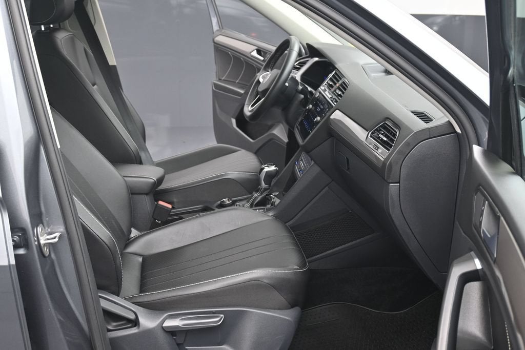 2022 Volkswagen Tiguan SE - Photo 11