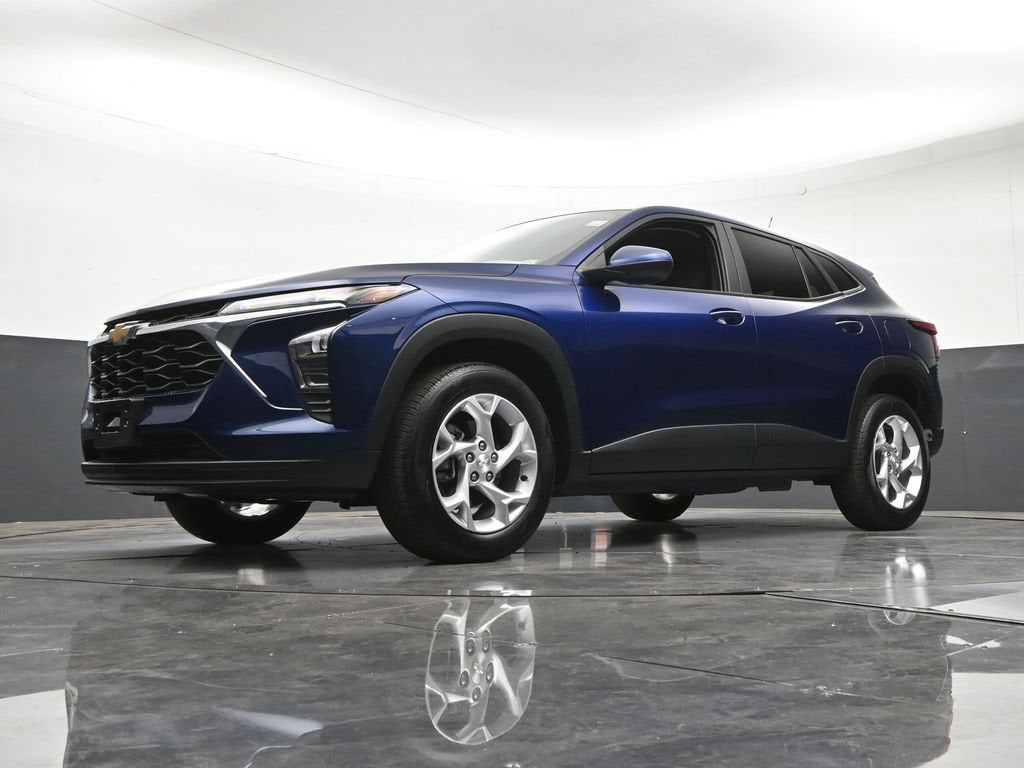 2024 Chevrolet Trax LS - Photo 24