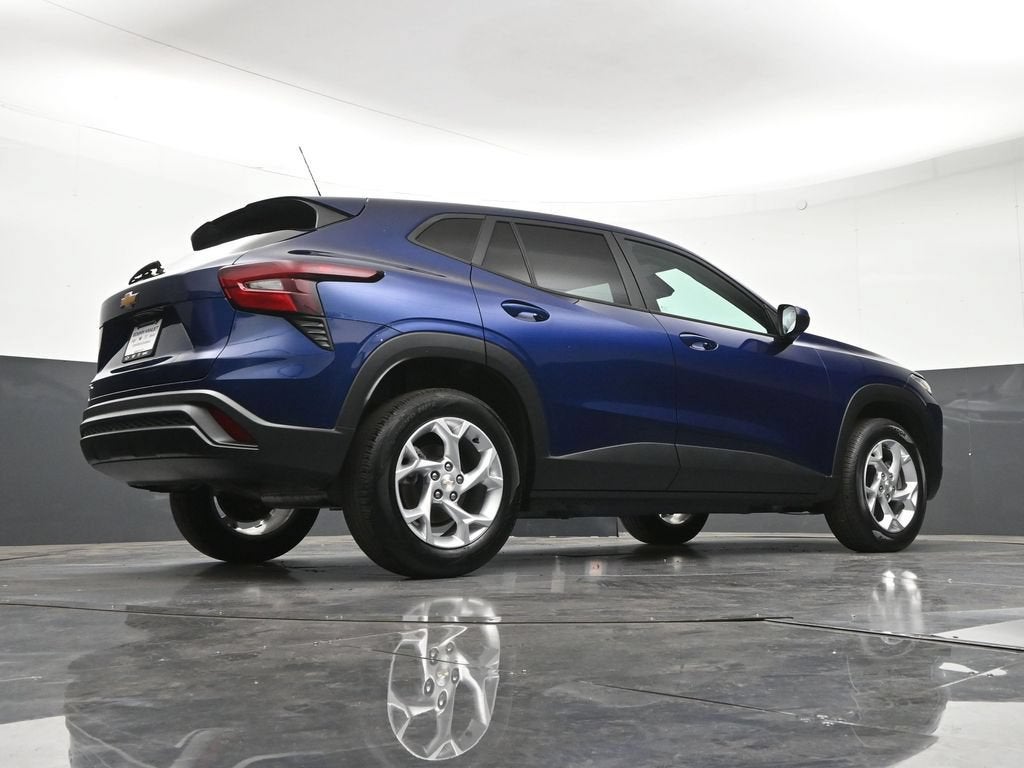 2024 Chevrolet Trax LS - Photo 28