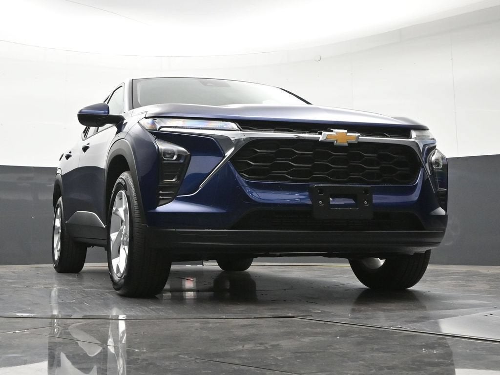 2024 Chevrolet Trax LS - Photo 30