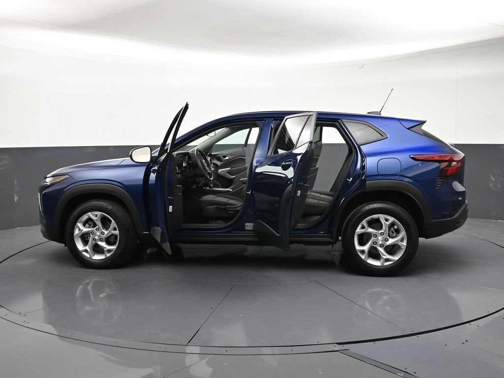 2024 Chevrolet Trax LS - Photo 34