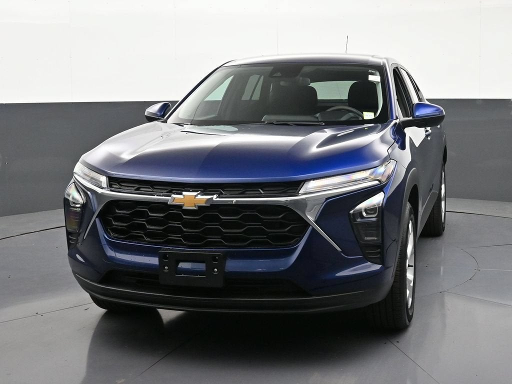 2024 Chevrolet Trax LS - Photo 8