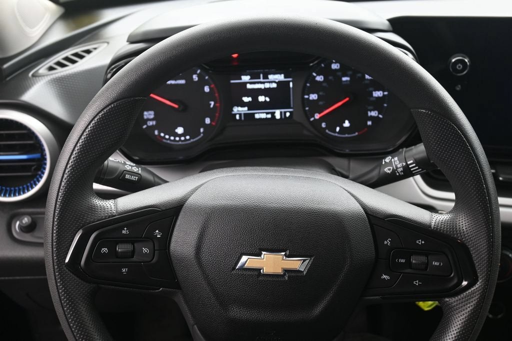 2024 Chevrolet Trax LS - Photo 9