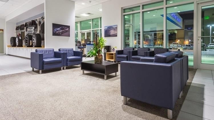 service center interior lounge Bomnin Chevrolet Nanuet in Nanuet NY